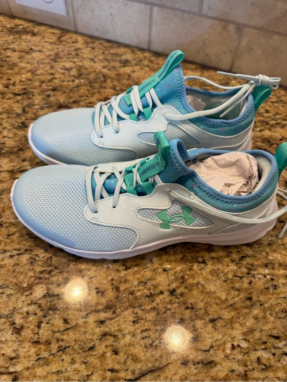 NWT Under Armour Shoes Big Girls Size 6